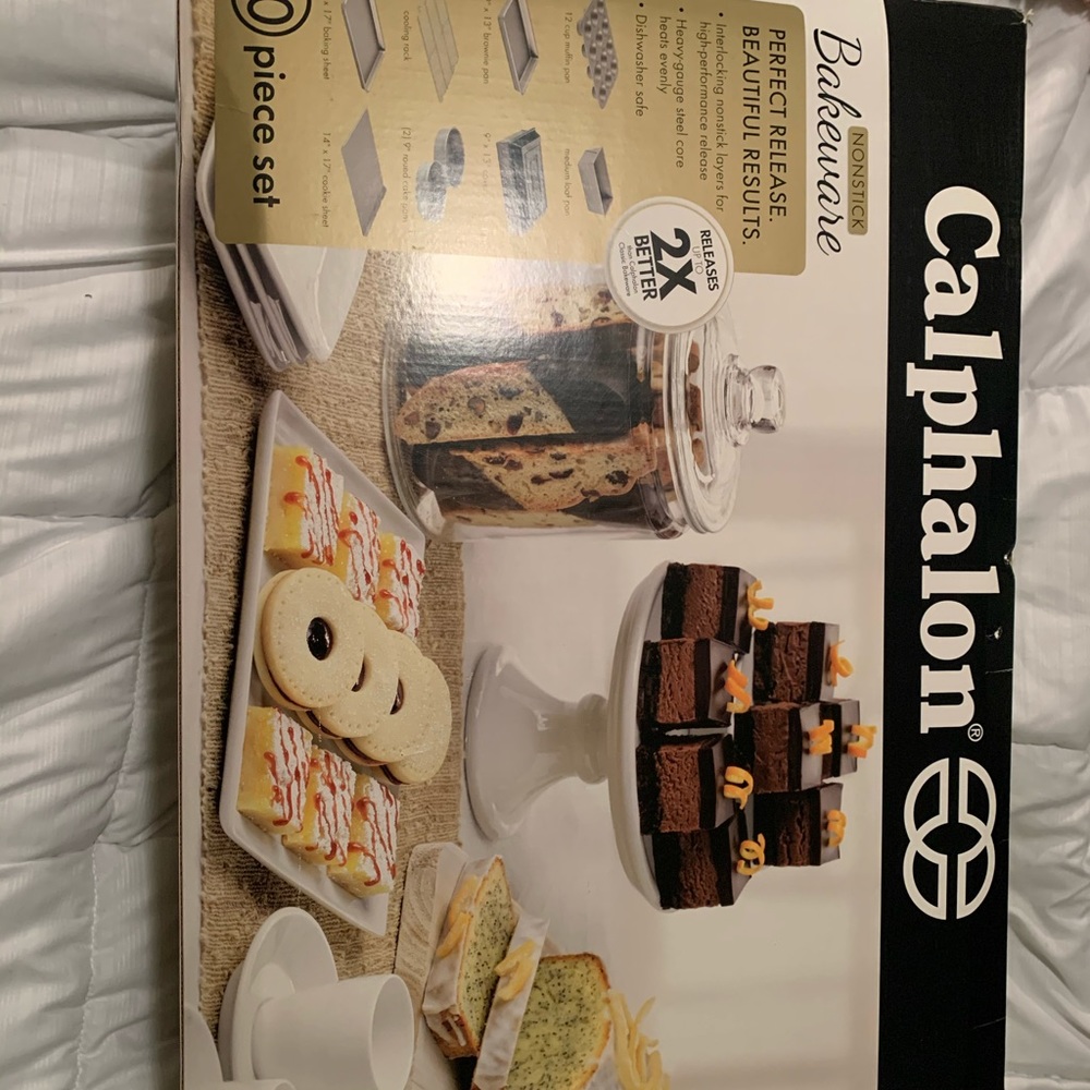 Never used Calphalon Bakeware set!